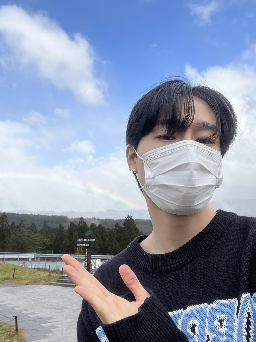 こんなに鮮やかに見た虹は
生まれて初めてです !

みんなに見せたかった !
今日一日も頑張りましょう🌈💓