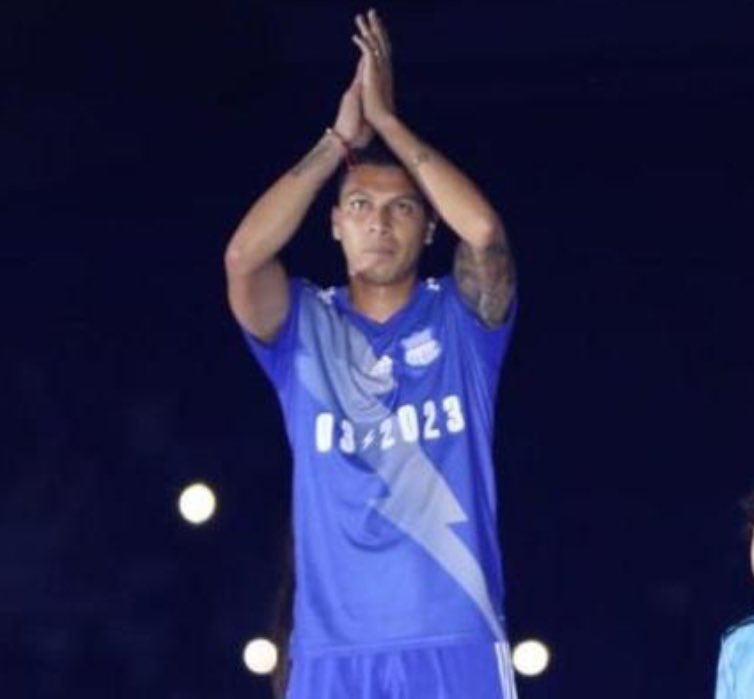 🚨 A pesar de los intereses de otros clubes, Luis Fernando León tendría todo listo para seguir vistiendo la camiseta de Emelec en el 2024.