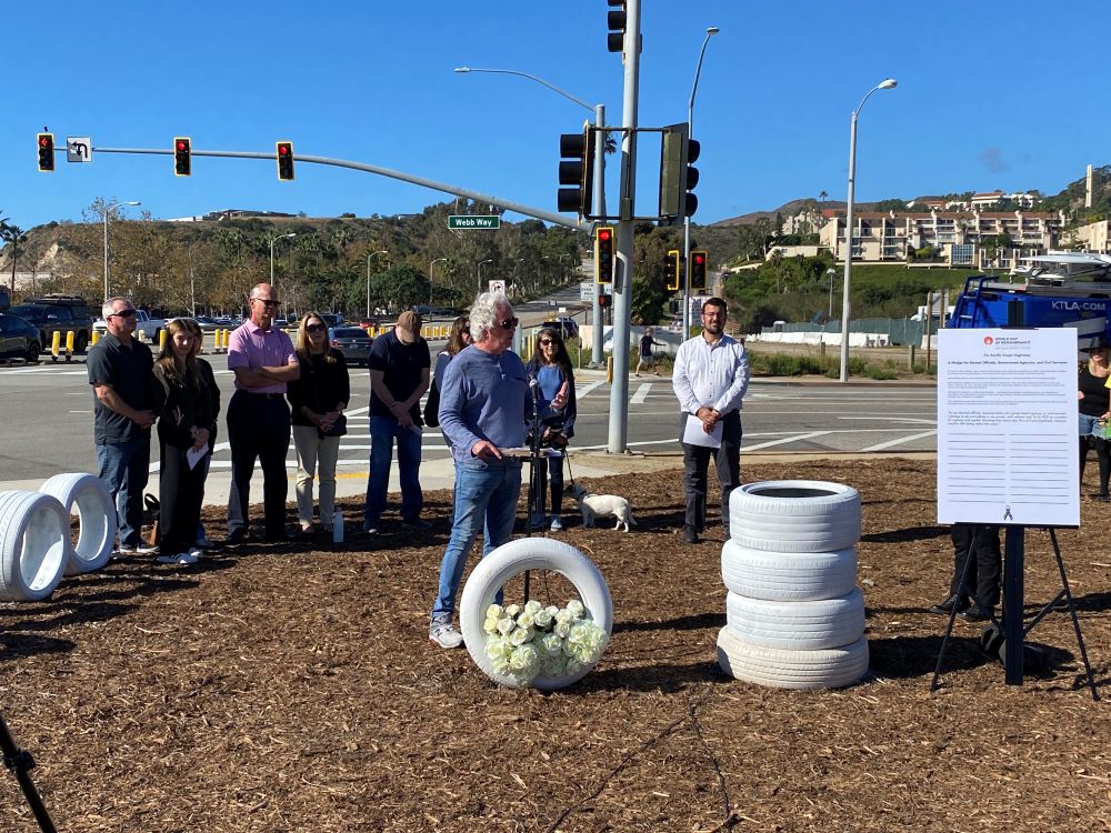 CityMalibu's tweet photo. 2. On Nov 19 Mayor Uhring &amp; Mayor Pro Tem Stewart joined Sheriff &amp; Fire Dept, street safety advocates, community members, friends &amp; family of people who have died on PCH to commemorate the lives lost on PCH in Malibu &amp; advocate for a safer PCH. Learn more: https://t.co/SZ5bHuKpL4 https://t.co/f2atSXGqyb