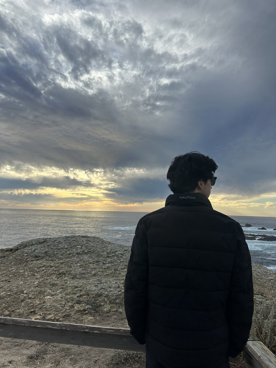 royssxz's tweet photo. Escaped the matrix for the weekend… or whatever it’s called https://t.co/a4wm9F07sN