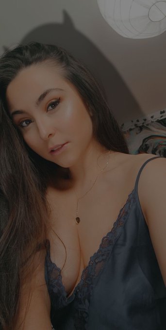 Would you say I've been naughty or nice this year? 🤭 https://t.co/j37MBj4BML