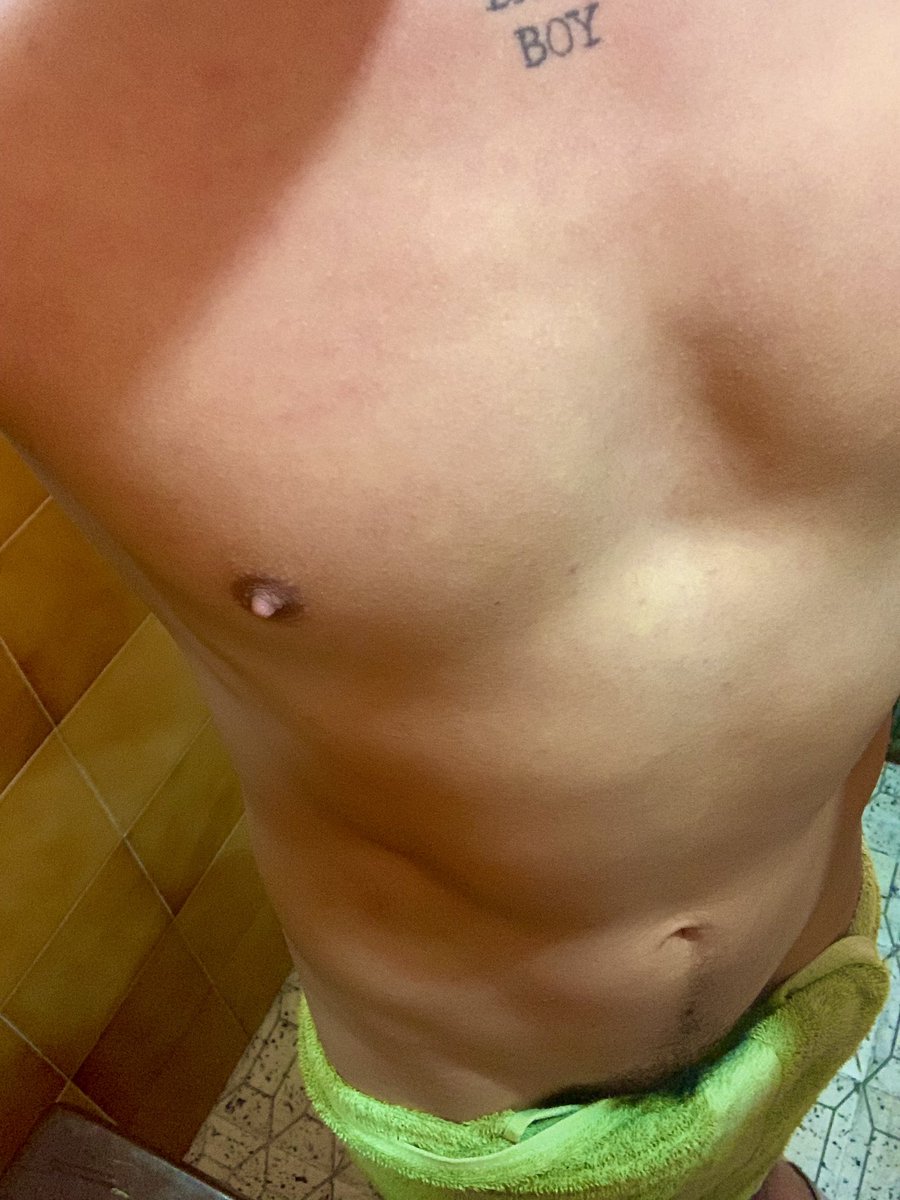 1serAMArillo's tweet photo. Buenas buenas desde el baño 🛁 🐮🫰🏼🌻🌚🌝 https://t.co/MbzszHI7y8