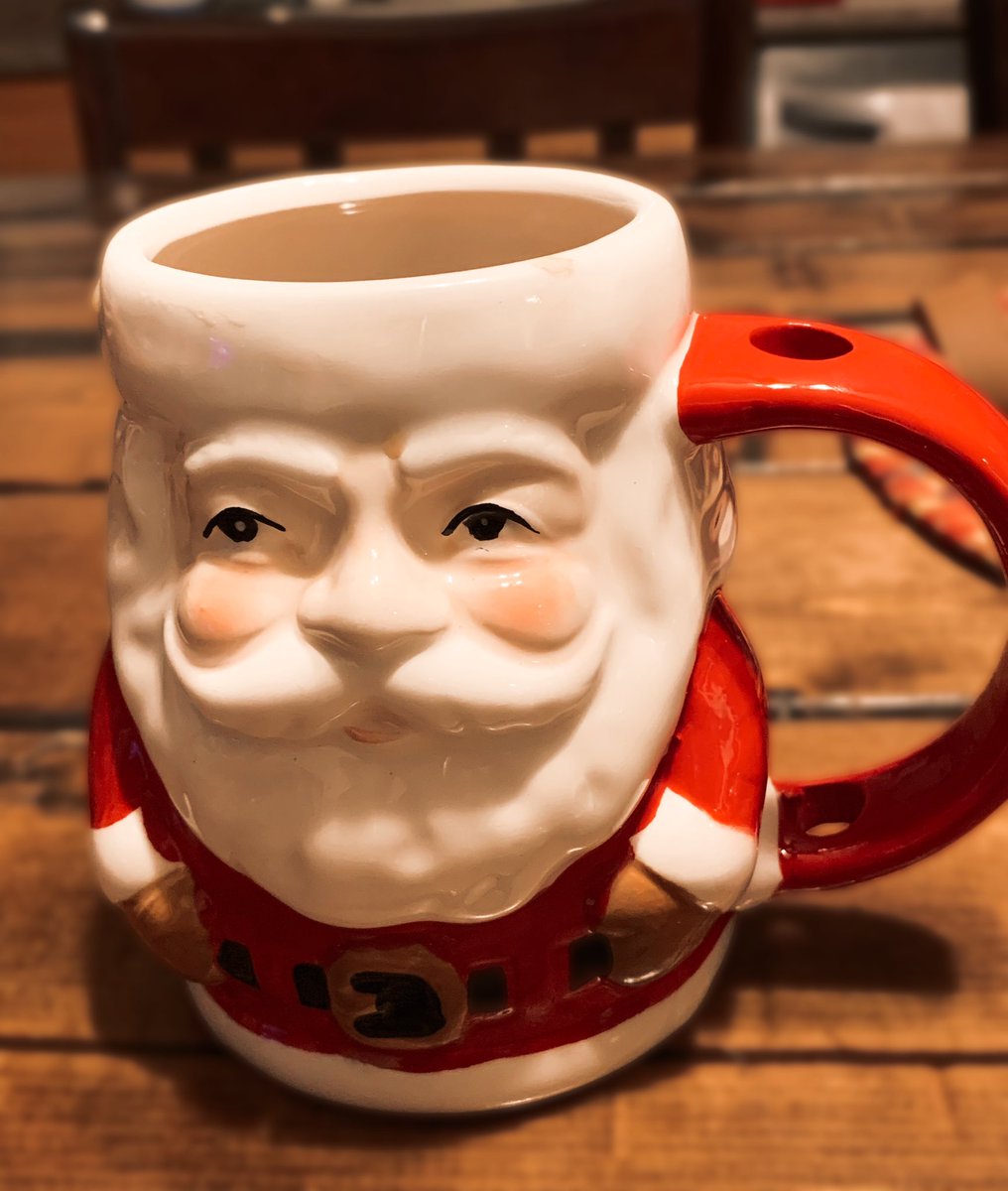 AngelaSuttner's tweet photo. Hot tea kinda night! #SantaMug ๐
๐ป#MulleinTea https://t.co/EljgbmZc3Z