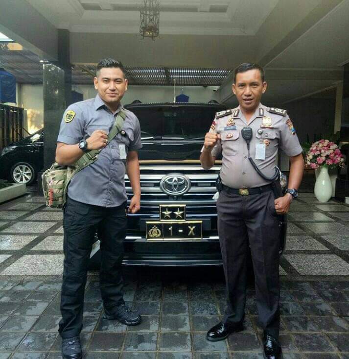ak indra («*») tweet media
