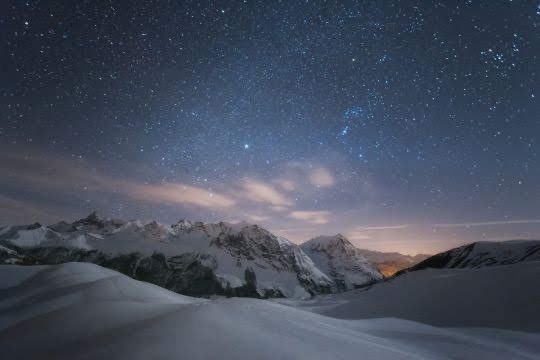 RobinStanfill2's tweet photo. And winter’s stars do shiver 
with a wish to fall as snow;
landing gently on the earth,
melting into life below✨

  ~Angie Weiland~Crosby 

Goodnight ~
Till the morning light✨🌙 https://t.co/gZTzpEv61e