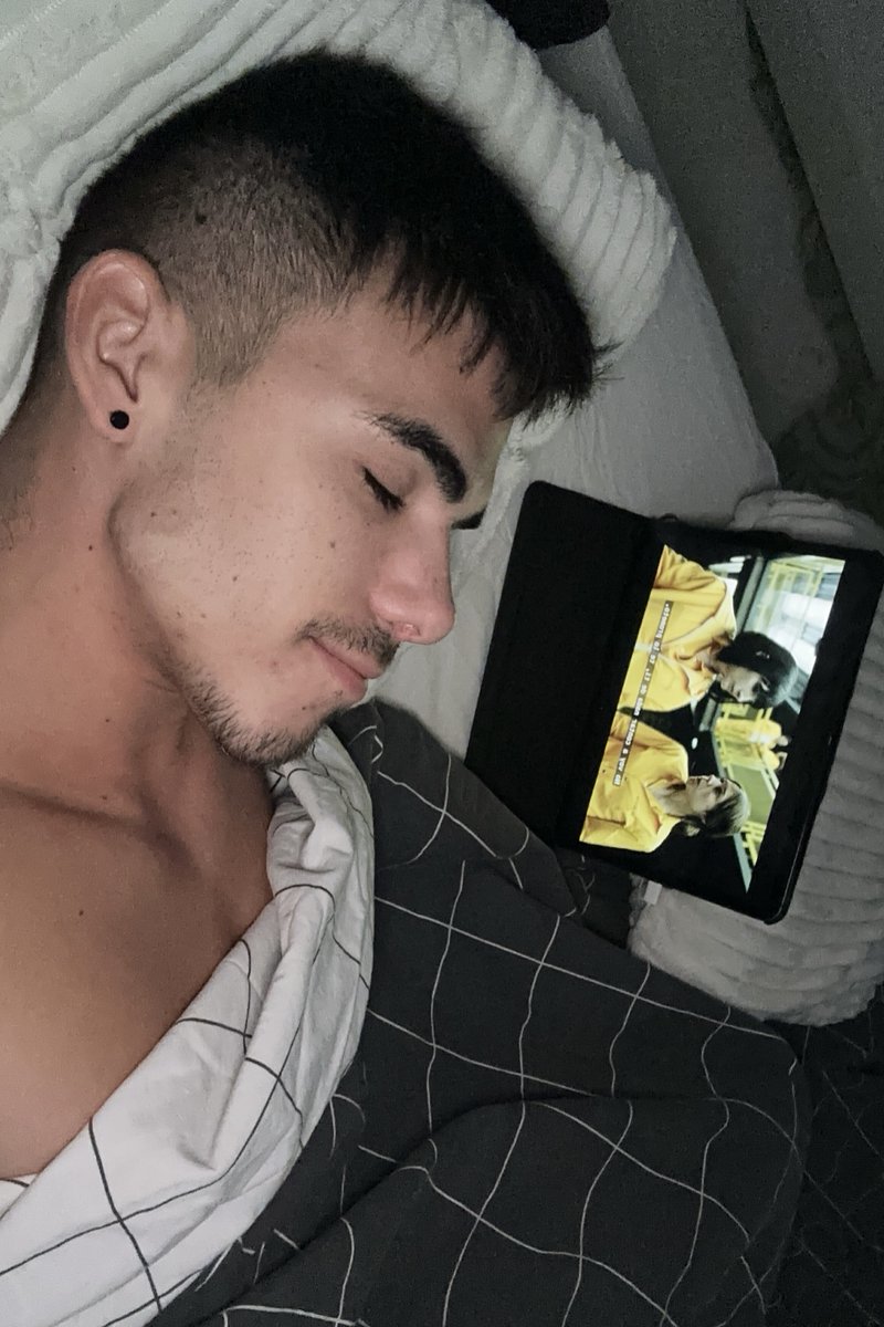 xxxloansx's tweet photo. RT if you want snuggle and cuddle! 🤗 https://t.co/LzazX70irO