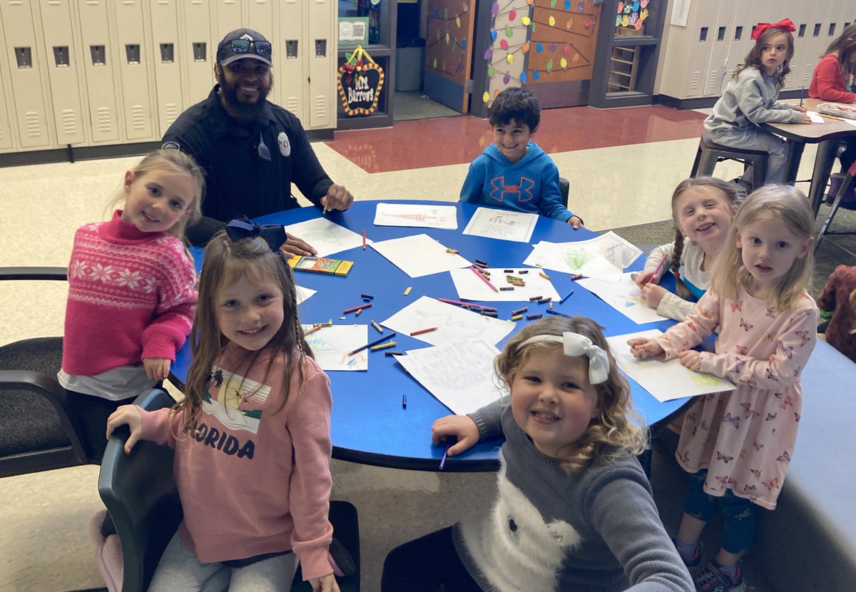 Indoor recess with a  special guest! 🚔👮‍♂️🖍 #AdventureAwaitsBP @bp_mustangs @NKCSchools