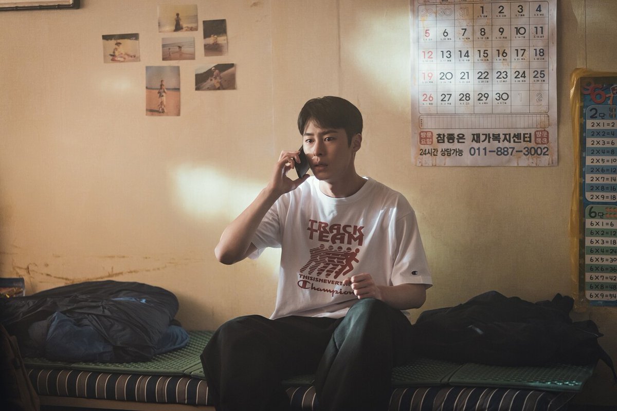 LeeJaeWook_TH's tweet photo. 'โจแทซัง' (#อีแจอุค ) เติบโตในครอบครัวที่ยากจน เขาล้มเลิกความตั้งใจในการเป็นนักต่อสู้มืออาชีพ และด้วยเหตุผลบางอย่างทำให้เขาติดคุก "นักแสดงอีแจอุค สามารถแสดงอารมณ์ผ่านทางสายตาได้อย่างดี โดยเฉพาะในฉากต่อสู้ 8ต่อ1 ที่เกิดขึ้นในคุก นักแสดงอีแจอุคแสดงเองเป็นส่วนมาก ต้องขอบคุณที่เขาเข้าฝึกฝนโรงเรียนแอคชั่นและเตรียมตัวเพื่อบทนี้มาเป็นอย่างดี เขาสามารถแสดงในซีนหลักๆได้ รวมถึงฉากต่อสู้โดยไม่ต้องใช้นักแสดงแทน"

ทีมโปรดักชั่นกล่าวว่า "ความพร้อมเพรียงระหว่างนักแสดงในฉากต่อสู้ถือว่าสำคัญมาก นักแสดงอีแจอุคต้องผ่านการฝึกซ้อมอย่างมากก่อนที่จะถ่ายในแต่ละซีน เราลงรายละเอียดการแสดงท่วงท่าของการต่อสู้เพื่อสร้างคาแรคเตอร์โจแทซัง และทีมงานก็ต้องรู้สึกทึ่งที่เขาสามารถแสดงได้โดยที่ไม่มีปัญหาใดๆ"

"และอีกประเด็นหนึ่งที่อยากให้ติดตาม คือโอกาสที่จะได้เห็นการแสดงทางอารมณ์ที่โดดเด่นในการควบคุมความแข็งแรงและความอ่อนแอของเขาที่ไม่เหมือนใคร"

โอ้โห~~ จะเดือดขนาดไหน อยากดูแล้ว ภูมิใจในตัวเจ้าอุคมากๆๆๆ เก่งมาก! 😍✨️
https://t.co/OhyLc69xGn
#LeeJaeWook #이재욱 #李宰旭