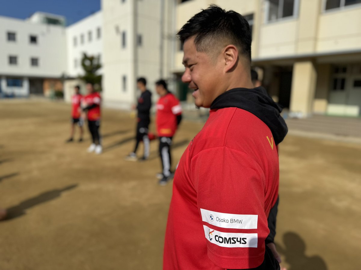 RedHurricanes's tweet photo. 大阪府主催 #トップアスリートふれあい事業 で城東区の東中浜小学校へ!
4年生と6年生196名の生徒と合流しました🏉
8月に連携協定を締結した城東区の皆さん、スタジアムで待ってます!🏟️
#金典弘 #指田宗孝 #鶴田諒 #井之上明 #島田久満 #深澤翔祐
#osakabmw #comsys #shintsusp #lalaport
#大阪 https://t.co/6sV8fWvZws