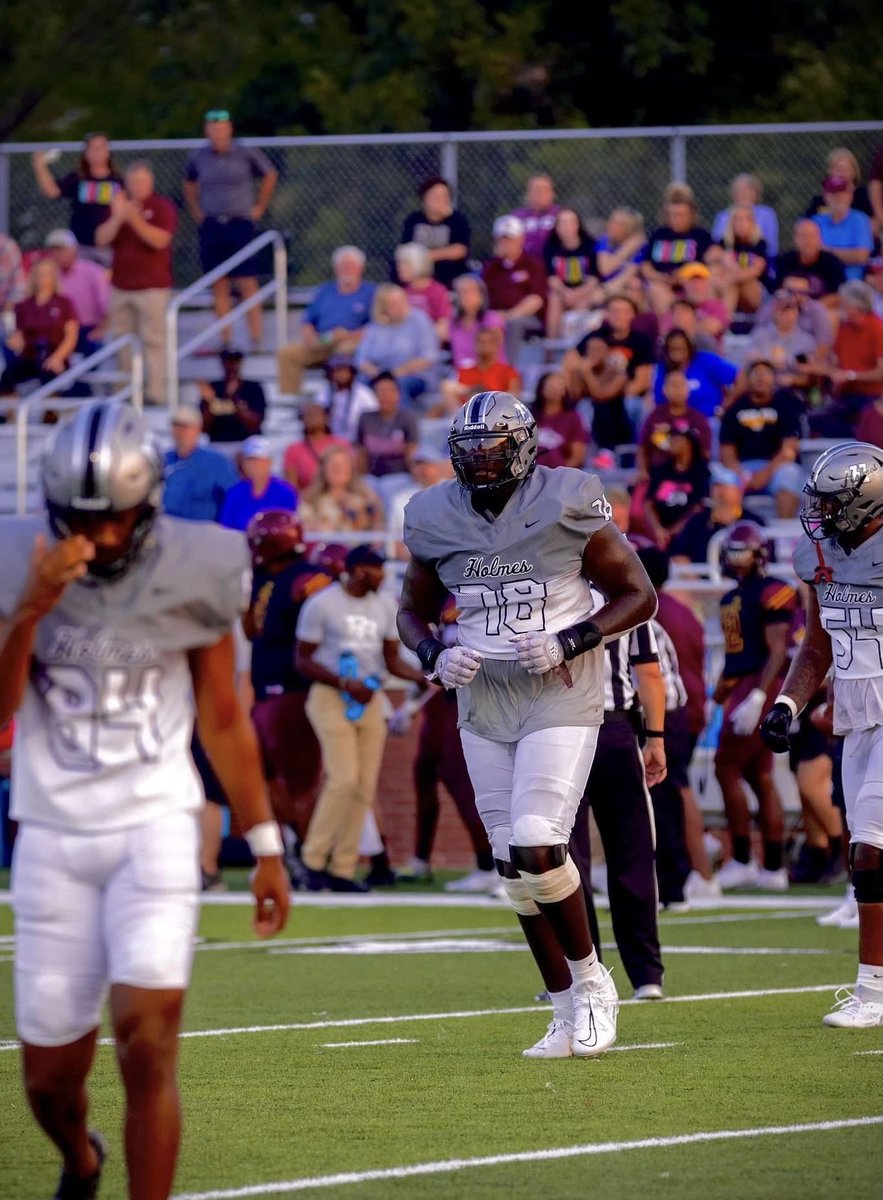 After a Great conversation with @OLCoachGeorge , I have received an offer to <a href="/Holmes_Football/">Holmes CC Football</a>  ! #AGTG