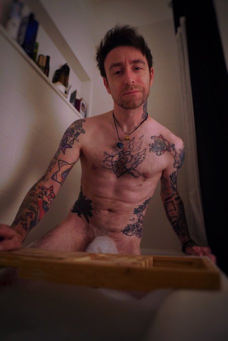 Let&rsquo;s get wet together? https://t.co/Sp5wVHE01J https://t.co/JNq4uR61xD<a href="/tag/duneparttwo"class="tags"><span>#duneparttwo</span></a><a href="/tag/dune2"class="tags"><span>#dune2</span></a><a href="/tag/dunepopcornbucket"class="tags"><span>#dunepopcornbucket</span></a>