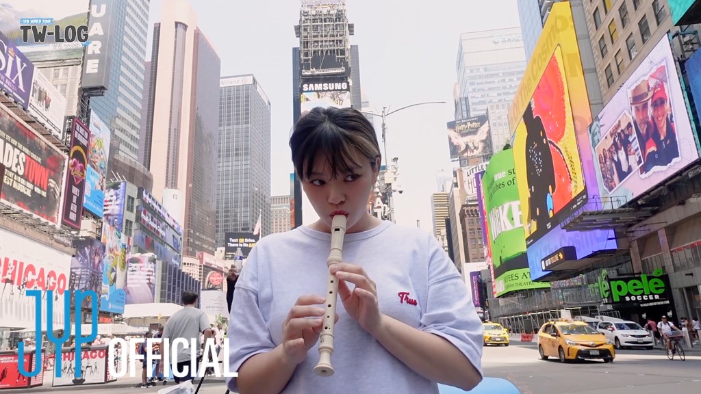 TW-LOG @ 5TH WORLD TOUR ‘READY TO BE’ ep.JEONGYEON

❤YouTube: youtu.be/9deDUNwhEy4
💚NAVER TV: tv.naver.com/v/43501439

🎵 Listen "THE REMIXES”
TWICE.lnk.to/THEREMIXES

#TWICE #트와이스 #JEONGYEON #정연
#READYTOBE #TWICE_5TH_WORLD_TOUR
#TWlog #틋로그