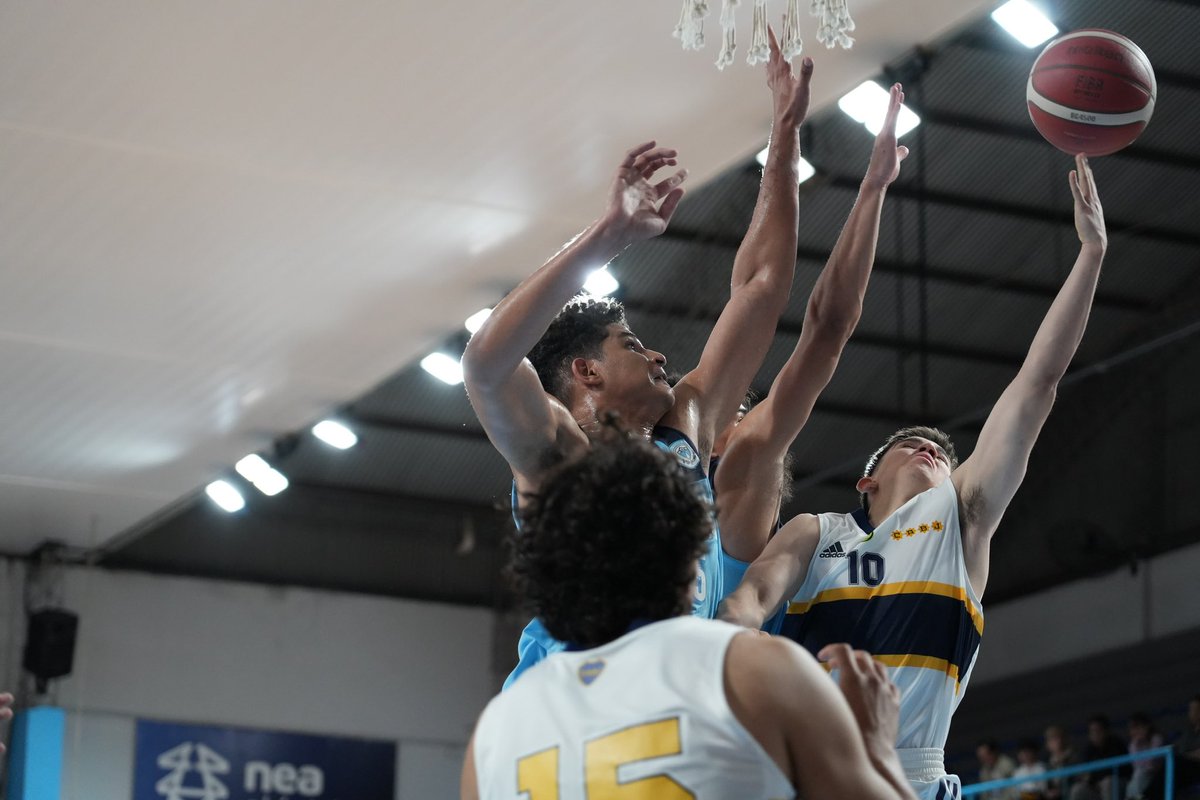 BasquetBocaJrs's tweet photo. ¡GANÓ #BOCA! 💪

Enorme actuación de los pibes para derrotar 82-74 al campeón defensor @OberaTenisClub. ¡Tercera victoria en fila! 👊

#DaleBoca 🔵🟡🔵
#VamosLosPibes
#LDD 🏀 https://t.co/P4y9UpuXdL