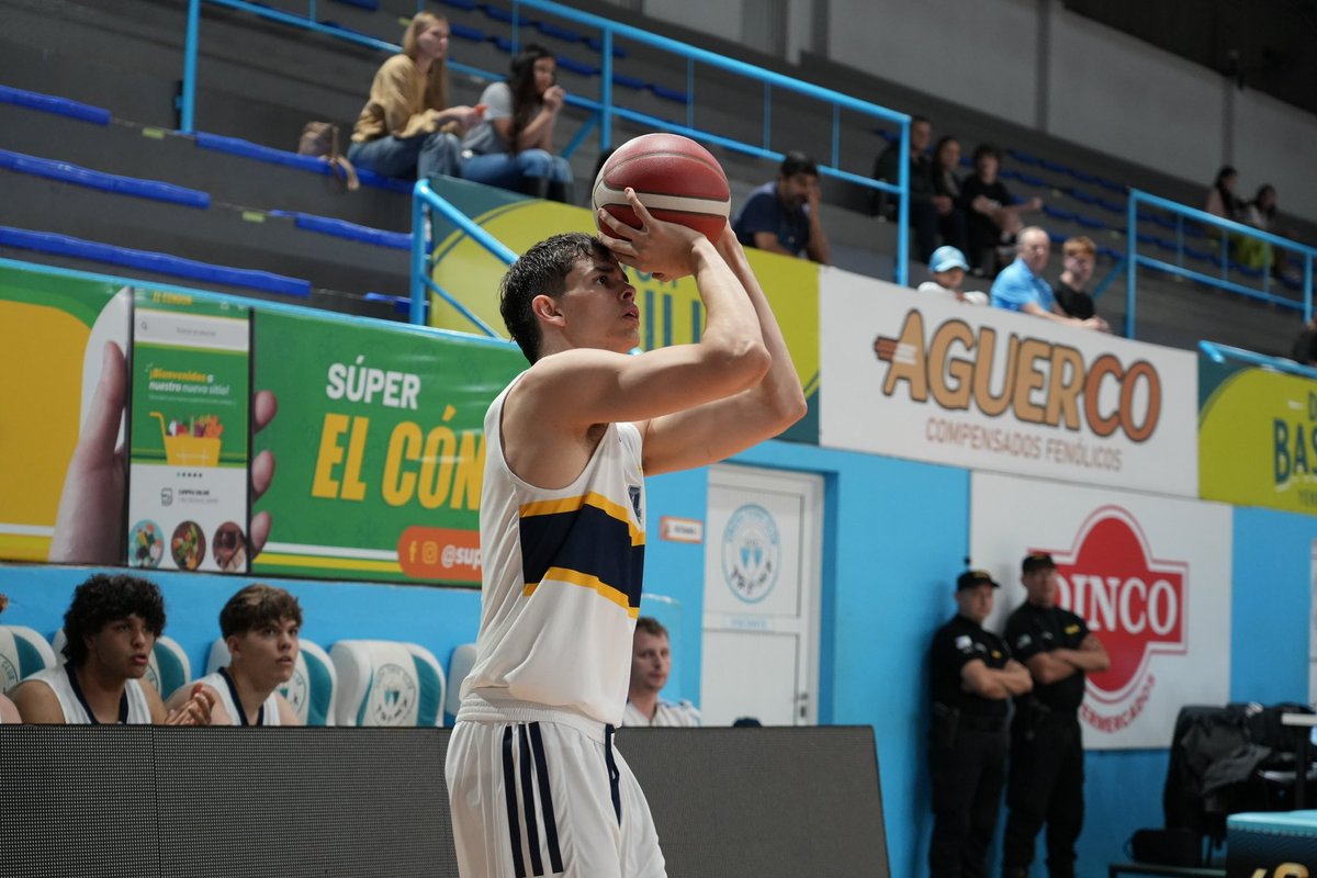 BasquetBocaJrs's tweet photo. ¡GANÓ #BOCA! 💪

Enorme actuación de los pibes para derrotar 82-74 al campeón defensor @OberaTenisClub. ¡Tercera victoria en fila! 👊

#DaleBoca 🔵🟡🔵
#VamosLosPibes
#LDD 🏀 https://t.co/P4y9UpuXdL