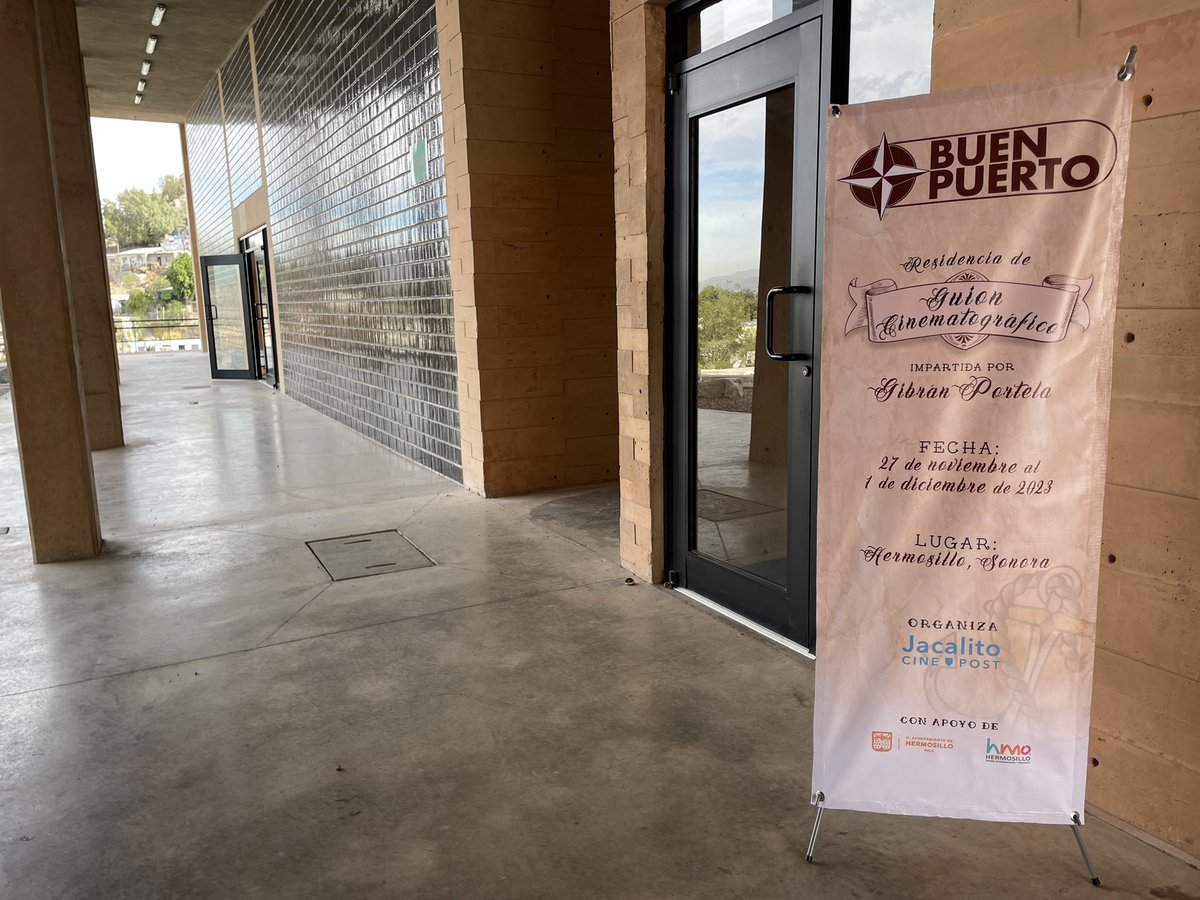 jacalitofilms's tweet photo. Hoy iniciamos la primera edición de ⚓️ BUEN PUERTO Residencia de guion cinematográfico ⚓️ impartida por Gibrán Portela.

Agradecemos la presencia de Marianna González, Directora General del @imcahermosillo, para dar el claquetazo inicial 🎬💥

#BUENPUERTOResidenciaDeGuion https://t.co/LxNcOIIK3o