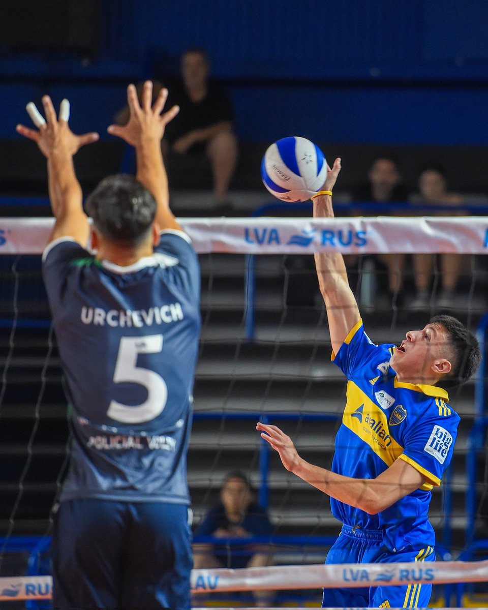 alegria_xeneize's tweet image. 🔚 #FinalDelPartido 

🏐 El Vóley masculino perdió 3-0 ante #PolicialVóley, por el 2do partido de la #CopaACLAV, de local.
Parciales: 18-25, 26-28 y 12-25

❌️ Serie 2-0 abajo y #Boca se queda sin pase a semis.

#VamosBoca