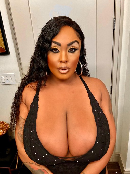 It&rsquo;s been awhile just popping in to say hello 😉https://t.co/7JOFra1Jqo #monday #selfie #dallas #texas<a href="/tag/selfie"class="tags"><span>#selfie</span></a><a href="/tag/texas"class="tags"><span>#texas</span></a><a href="/tag/dallas"class="tags"><span>#dallas</span></a><a href="/tag/explore"class="tags"><span>#explore</span></a><a href="/tag/monday"class="tags"><span>#monday</span></a>