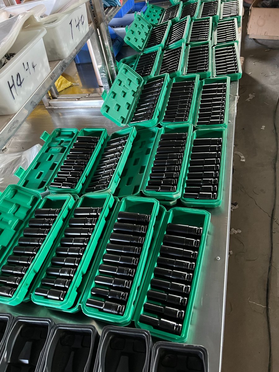 Sukitianqin's tweet photo. The kit is being assembled
Support brand customization.
welcome to inquire
Whatsapp or Wechat:+8618660944450
Email:Amberhandtool@gmail.com
#handtools #tools #socketwrench #socketset #set #wrench #ratchetwrench #pliers https://t.co/6xPVuvBPfe