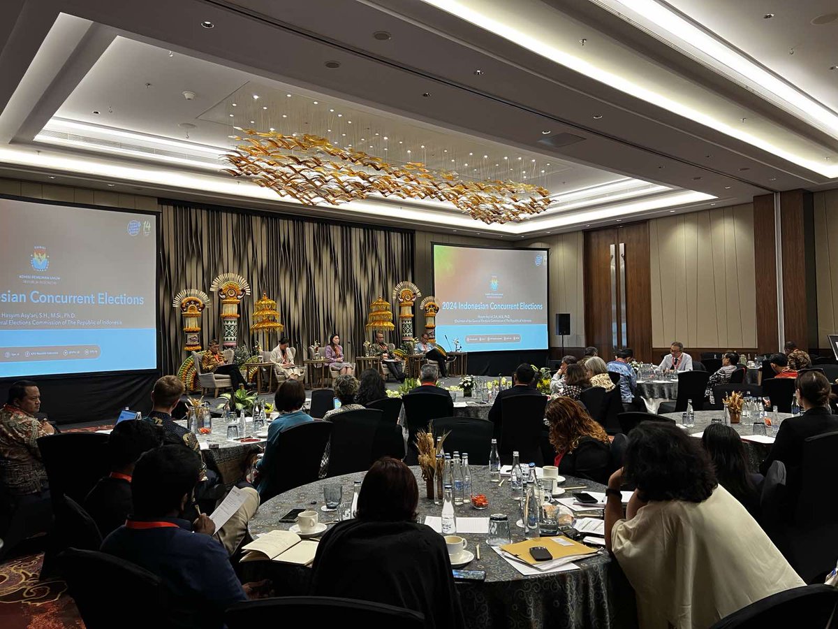 WFD_Bangsamoro's tweet photo. 𝐇𝐨𝐰 𝐜𝐚𝐧 𝐂𝐒𝐎, 𝐦𝐞𝐝𝐢𝐚 𝐩𝐫𝐨𝐭𝐞𝐜𝐭 𝐞𝐥𝐞𝐜𝐭𝐢𝐨𝐧 𝐢𝐧𝐭𝐞𝐠𝐫𝐢𝐭𝐲? Experts from parliament, factchecking orgs &amp; media exchanged insights on how to protect #electionintegrity and create #sustainabledemocracy. #BCSMF2023 #electiondisinformation @WFD_Democracy https://t.co/LTHJJSRxfy