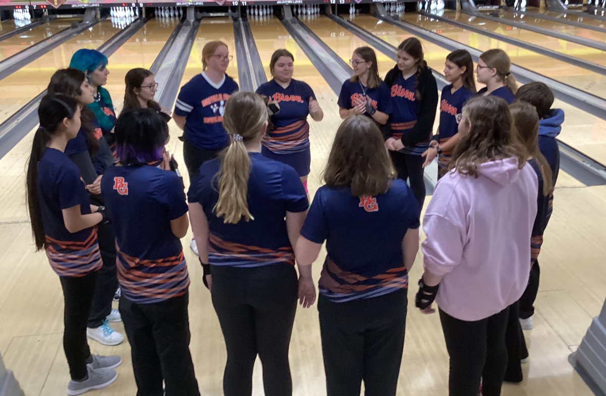 STAR FRAME! WE GOT A STAR FRAME!!! Bison bowling starts the season with a program sweep over the Pirates!  Angelina, Emilie, Nataly, Brooklyn and Natalie lead the varsity. Shout out to Julianna bowling the high game for the Bison!
CAN I GET A BG BE GREAT!!
HammerDown BG Bowling!!