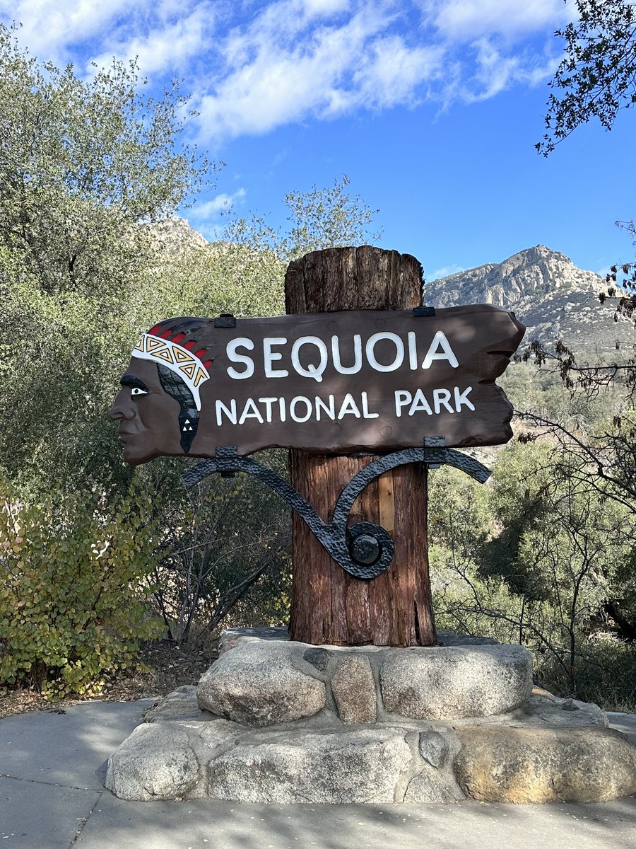 elMagnanimous1's tweet photo. This place was simply amazing!! #sequioa #giantforest #CA https://t.co/JchdJCvaKF