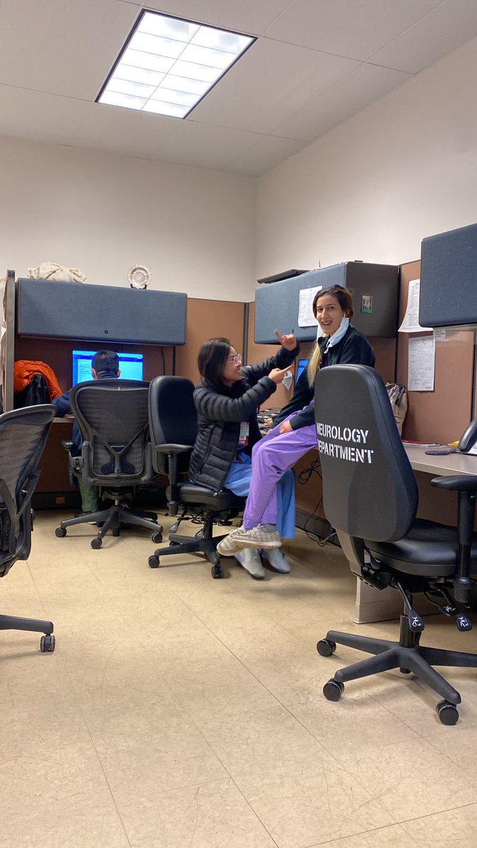 uscneurons's tweet photo. Tea time with the chiefs! ☕️ And Ryan, enjoying the speed of our new computers in the workroom. #ShoutOutToLAGIT https://t.co/klux54MUfj