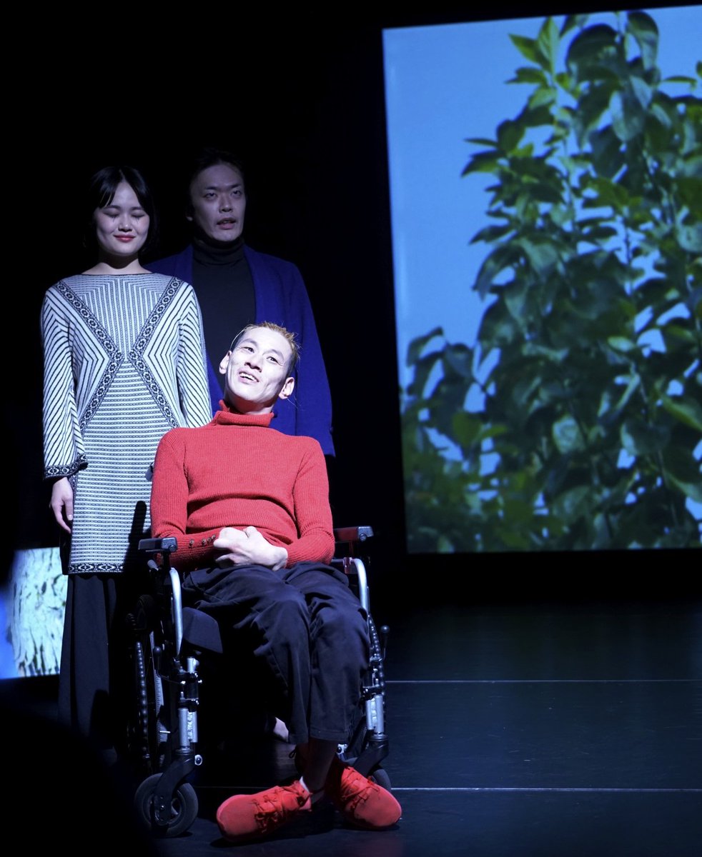 b_depayse's tweet photo. bug-depayse2023 椅子に座る　我思う、故に我動かず 11/24-26 at Theaterバビロンの流れのほとりにて　

  ＜chapter2＞ ＃3 
初めて目が開く瞬間に世界を受け入れ、この世に生まれたことに絶望する、喪の作業  1945.10.24～2023/11...��� いま、ここに解放区という名の舞台の誕生 

 photo 大洞博靖 https://t.co/smATAL4iCO