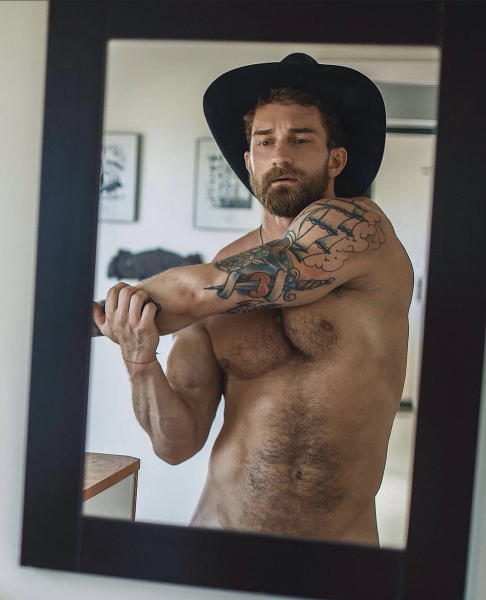 𝙈𝙧. 𝘽𝙡𝙖𝙘𝙠𝙬𝙤𝙧𝙩𝙝 (@eyeofthealpha) on Twitter photo 