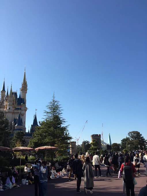  少し目線を変えると、見え方が変わりますねっ込み込みで、入って昼ごはんを食べただけでこの時間にお土産見てるだけても楽しいです 