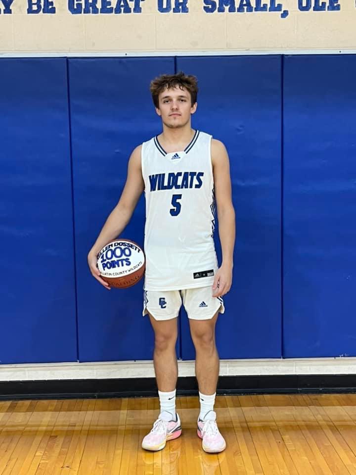 Congrats to Kellen Dossett on joining the 1000 point club tonight. Kellen had 39 points in a win vs Williamstown! 🏀🎯