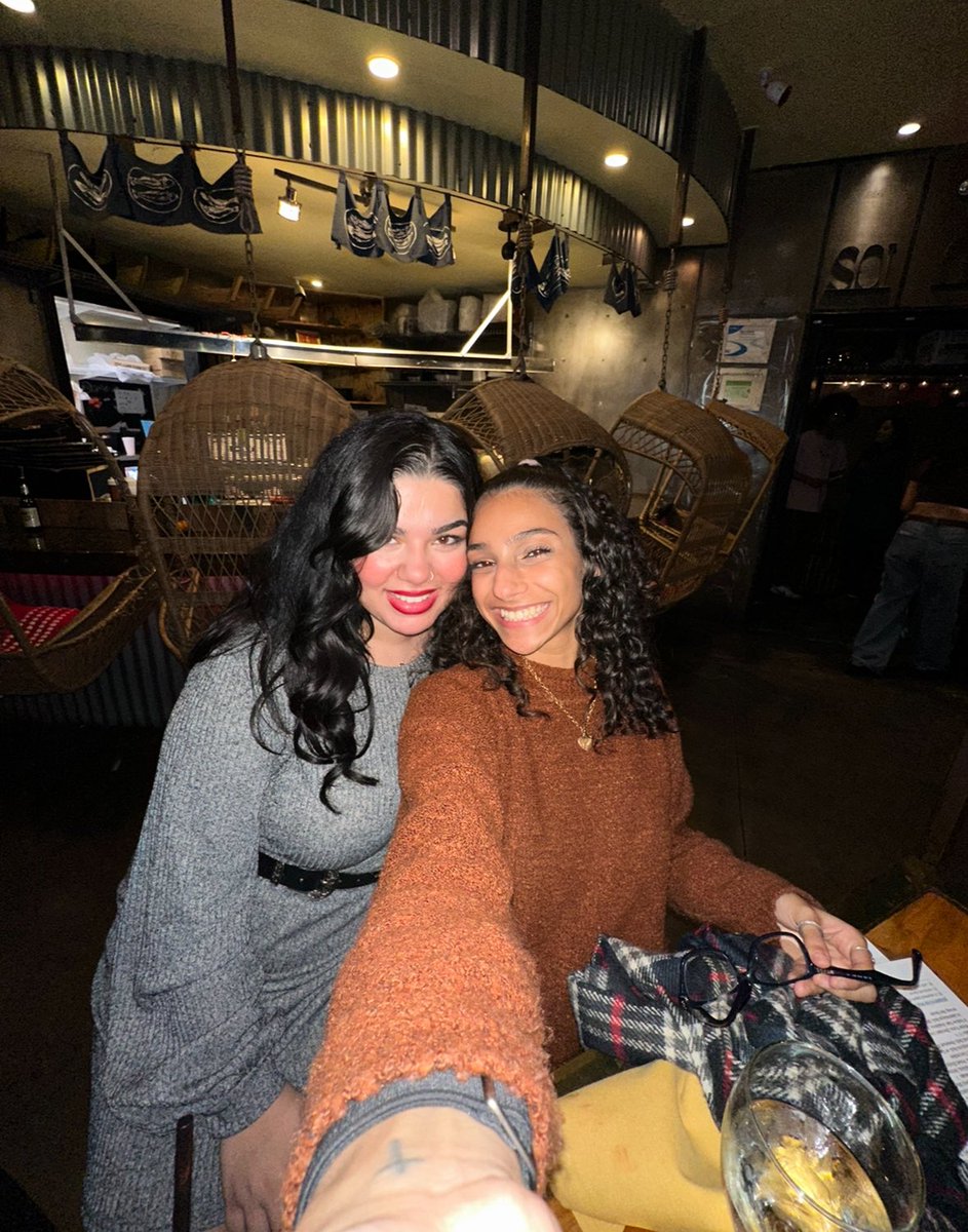 Vwan_MASC336's tweet photo. I asked my friend Samar how she views the opportunities that VCU offers. The first thing she said was “The #internships and opportunities!!!” 

#MASC336 #TwitterScavengerHunt https://t.co/gwba3qLN48