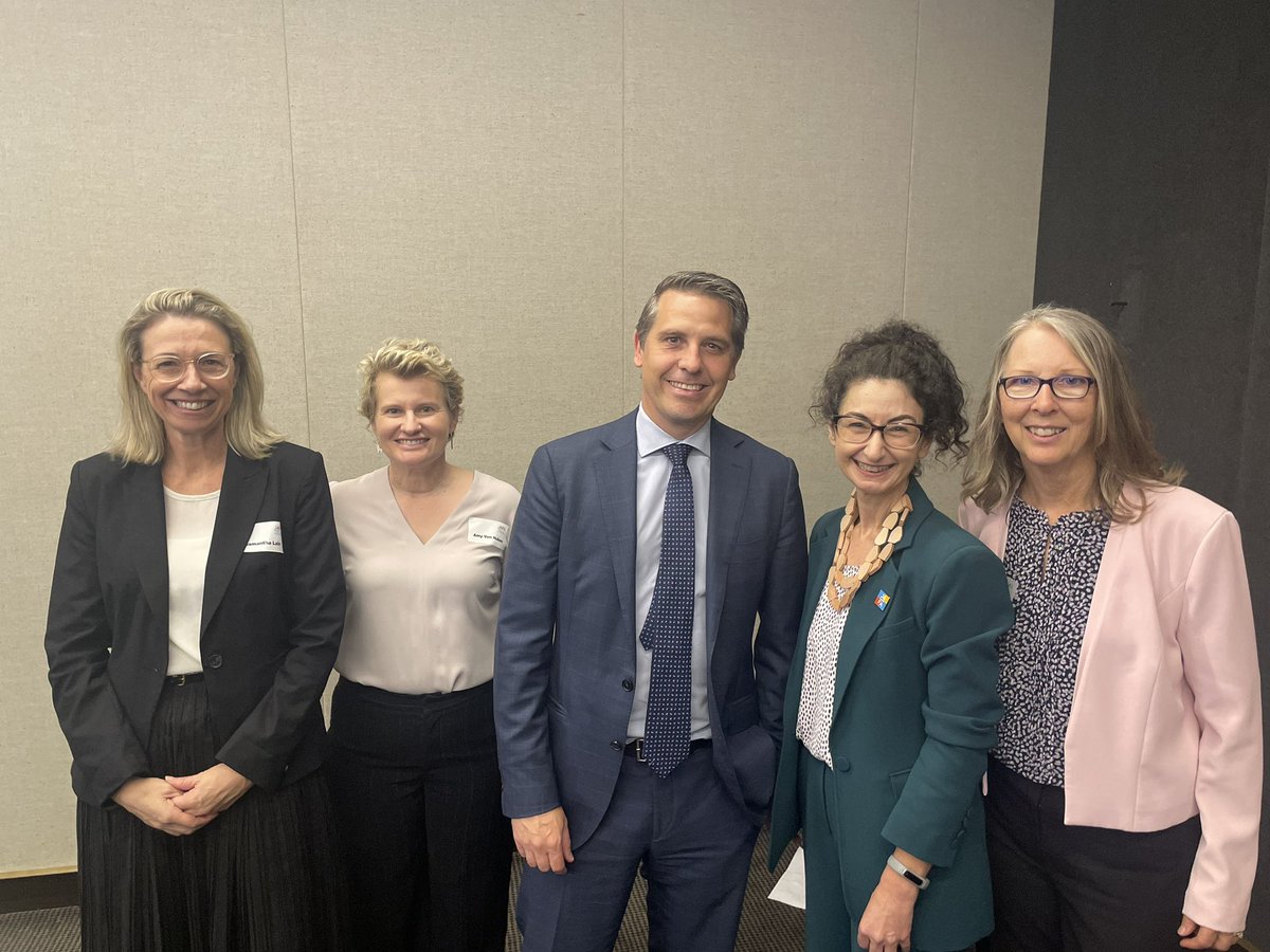 HubenAmy's tweet photo. All those late nights paid off! @syd_health @Sydney_Uni @SydneyUni_Media @JAFAforkids 
juvenile arthritis impact study https://t.co/qL47dEC4Pb
