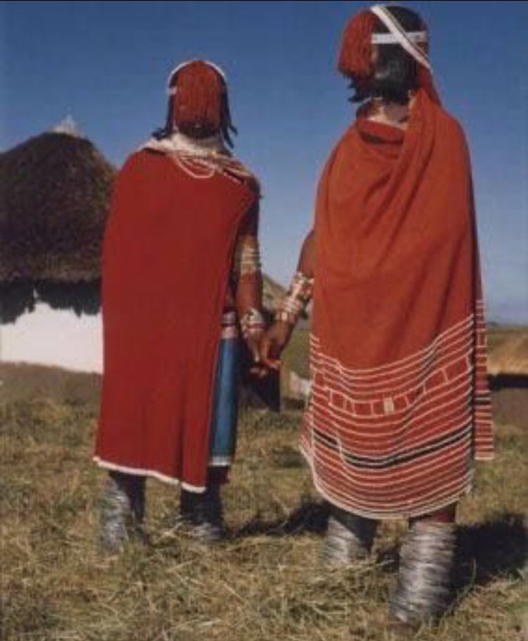 matylet's tweet photo. Culture Muse🌸💕
Quite fascinating these Samburu people, origins of (AmaHlubi) of Southern Africa
#Masira
#Lifaha
#Likobo
#Lipetja
@MimiReeds now we have Basotho with Hlubi original extension and in our dress sense we have all these.
If we want learn, let’s look into history https://t.co/b7gVOOXvxl