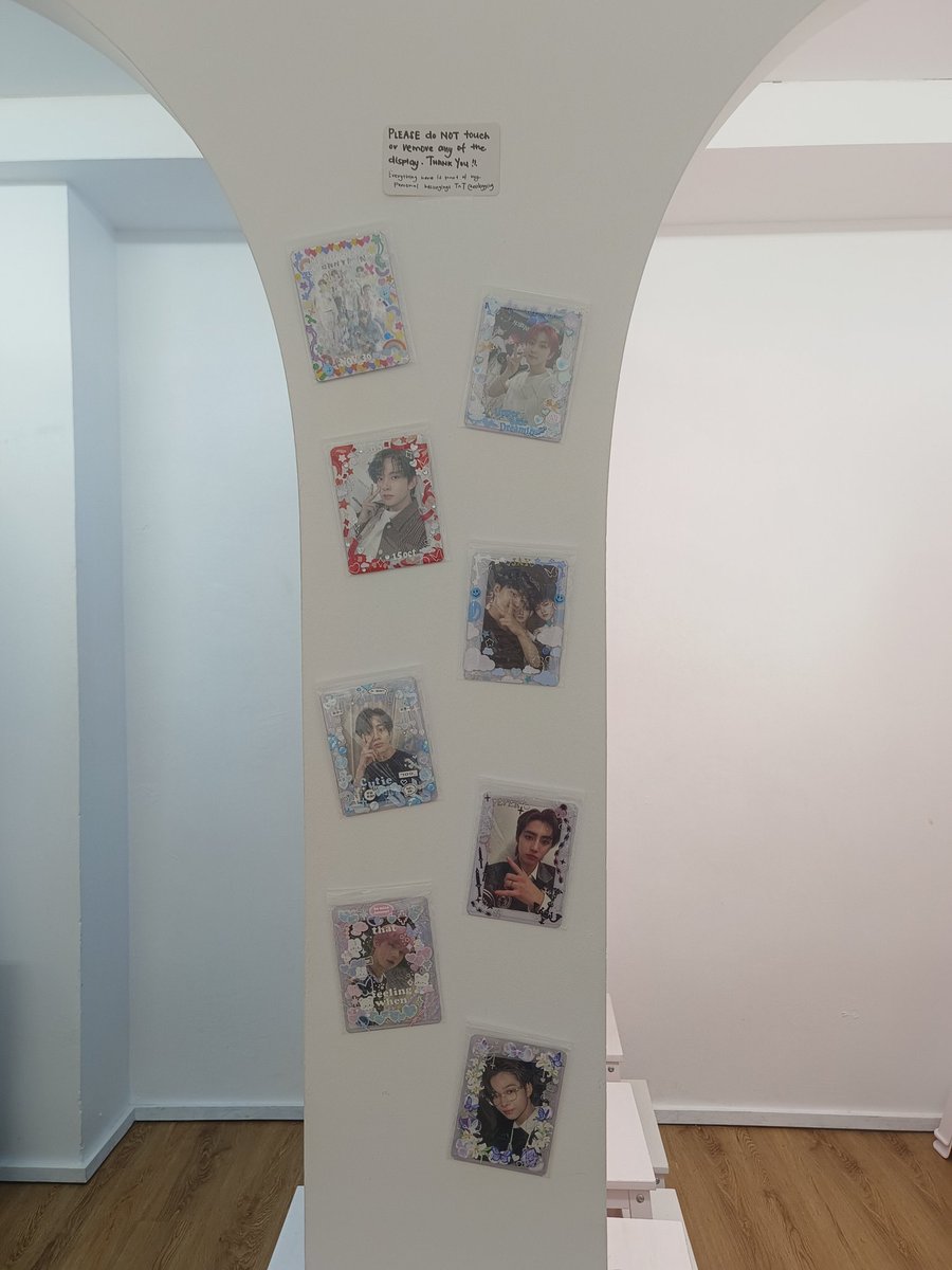 enlogging's tweet photo. ENgene-loG UPDATE 💬

Decorations are up and the photobooths are ready for your pictures!! Would like to seek cooperation from everyone to please refrain from touching or removing any of the display items >< 

#ENHYPEN #엔진의순간 #ENgene_loG #EN_niversary https://t.co/62nhSgk5f4