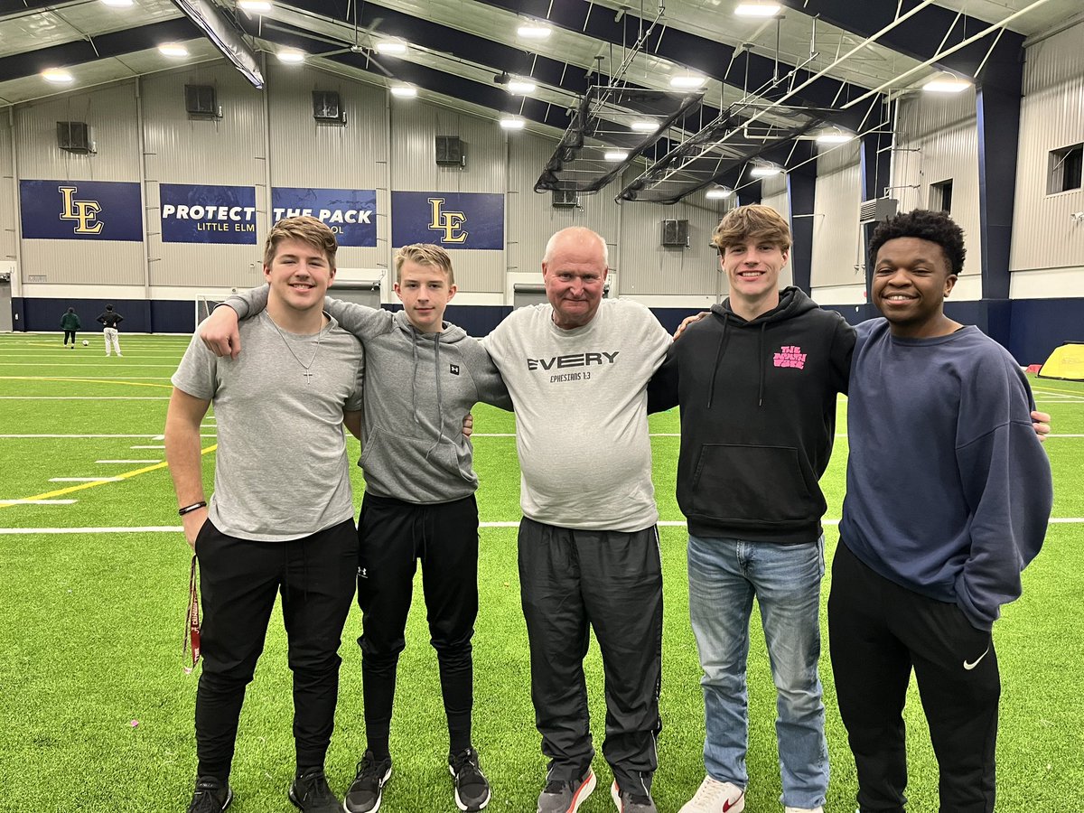 HaydenCard42's tweet photo. Had an absolutely phenomenal time at @FcaGreater’s Game Night. Loved the sermon from Pastor Colby and got to meet athletes from around the area. Thank you @BengalLifestyle and @KentLaster for inviting a culture of faith into our program! https://t.co/LGPJ0Fs5Ag