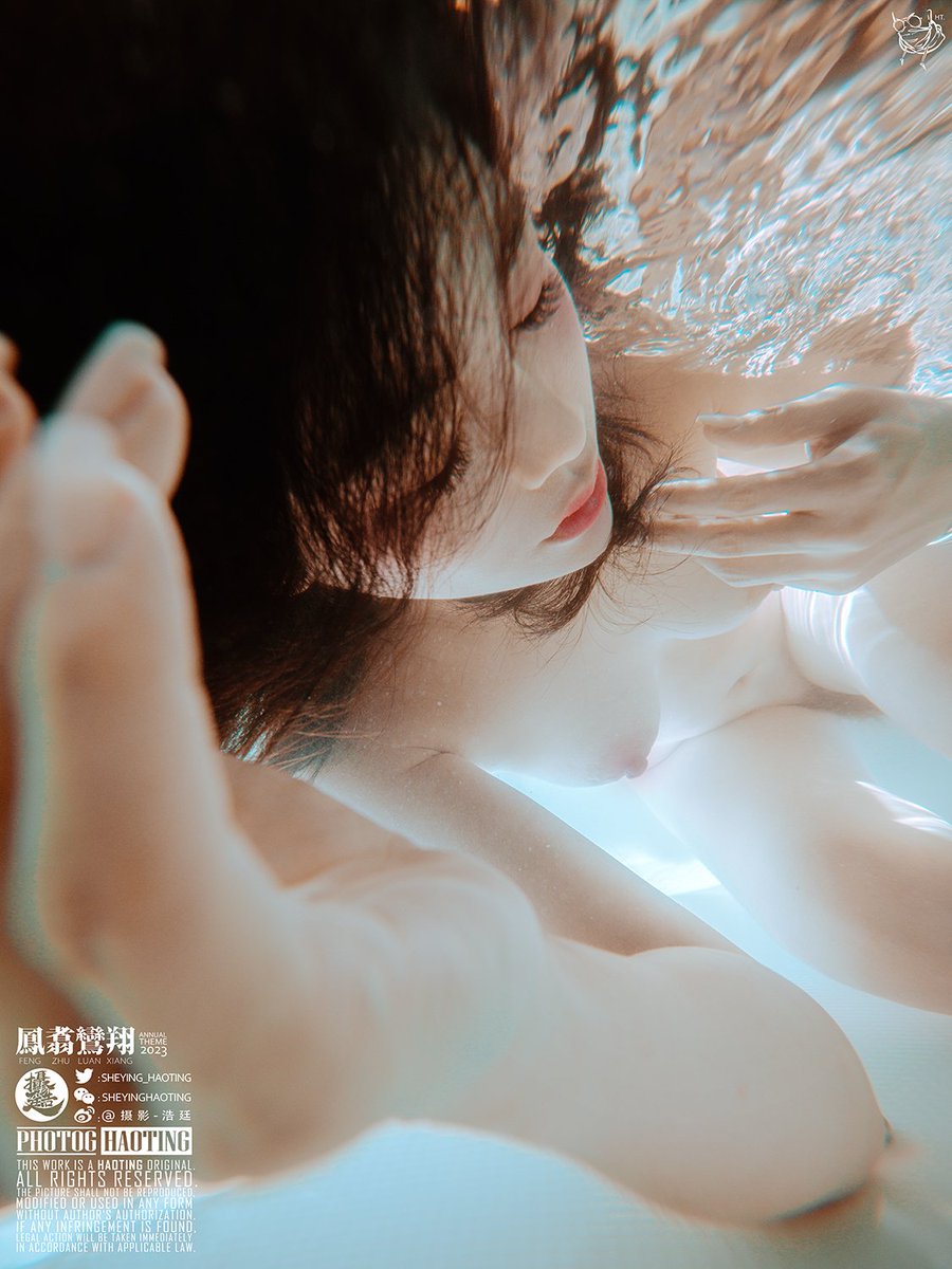 鳳翥鸞翔/淡淡的忧 2

浮沉
隔离
浸溺
这一刻
只想安静
无关与ta…

#约拍 #人体艺术 #独立摄影 
#HAOTING #摄影浩廷 #浩廷
@Fengsiyuan https://t.co/QOSulLUBex