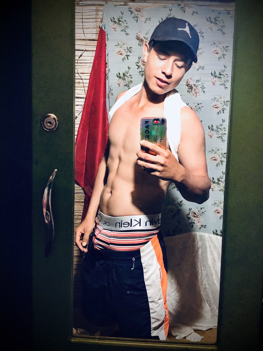 Feipe63530810's tweet photo. Qué tal? Tengo videos de Hetero 😈 https://t.co/LZJyK6vR9W