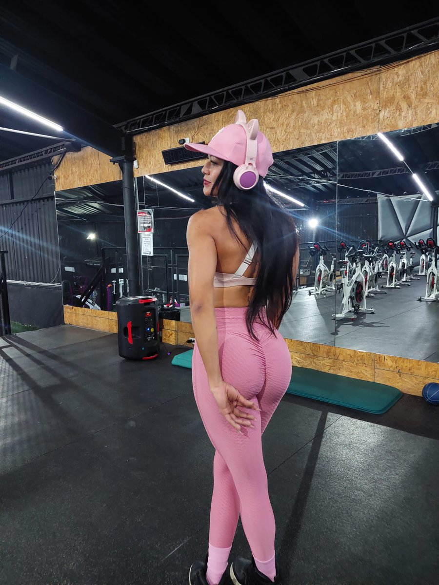 FitHeyzel's tweet image. La nalgona esa 💕