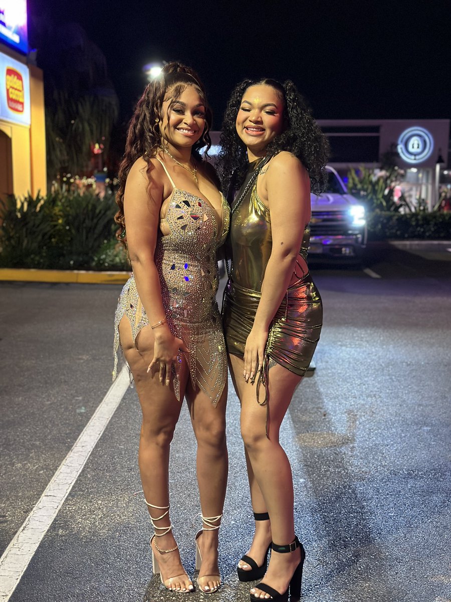 simply_yari20's tweet photo. A time was surely had this weekend ๐ฅณ๐โฅ๏ธ
Happy Birthday again frienddddd ! Lovee your wholeee lifeee ! ๐๐โฅ๏ธโฅ๏ธโฅ๏ธ
#mangosorlando #birthdayweekend #poledancing #poleclass #photodump #videodump https://t.co/p4FksfRPBd