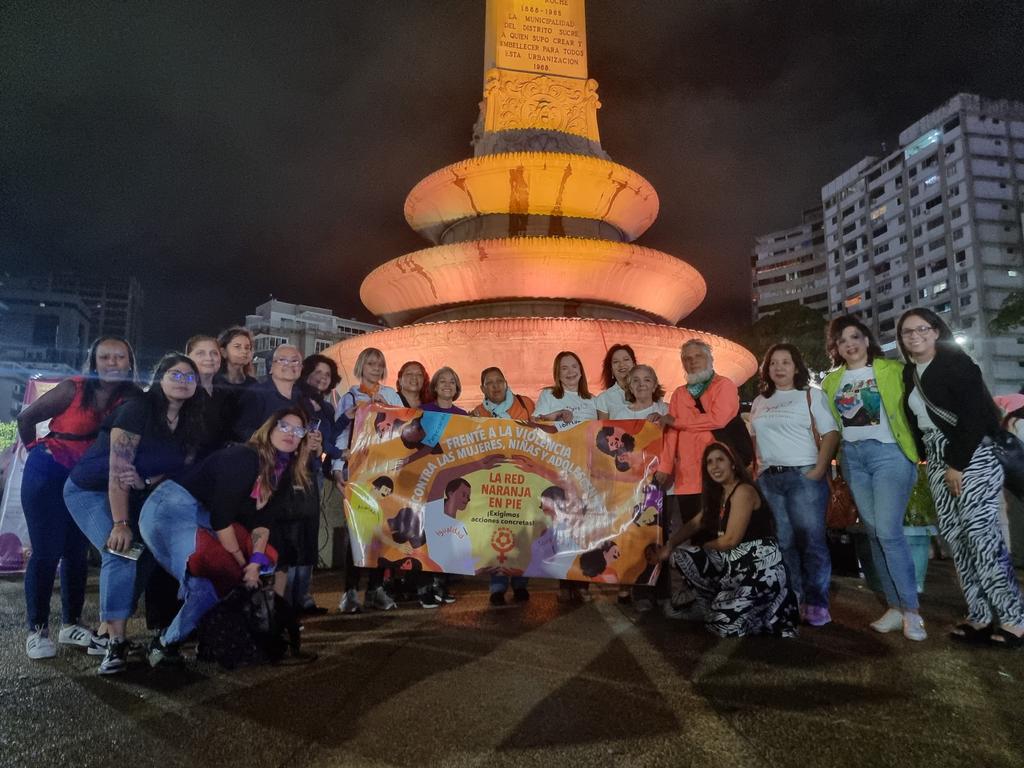 Encendido naranja  del Obelisco de la Plaza Altamira de Caracas, en ocasión del Día Internacional para la Eliminación de la Violencia contra las Mujeres.  
<a href="/rednaranjaorg/">RED NARANJA VZLA</a> 
#25noviembre
#16DiasDeActivismo #NoHayExcusas
#NoEsNo