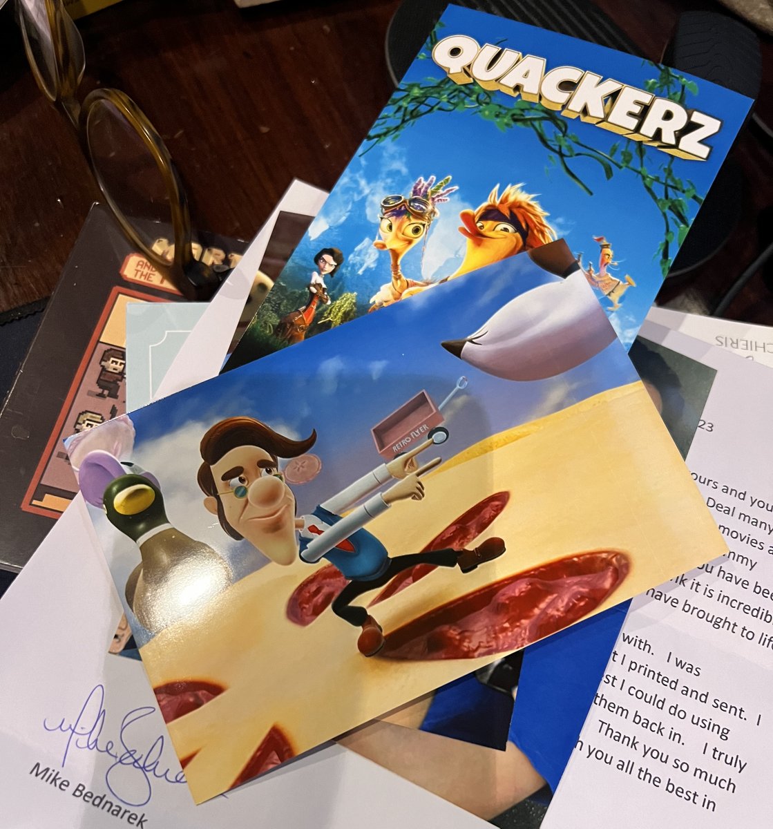 markdecarlo's tweet photo. Hey! A fan named Mike Bednarek sent me a nice letter and pics to sign... but i lost his envelope. a) If you're Mike, dm me your address. b) If you KNOW Mike, tell him to put his address ON the letter... you know, the part you don't throw away after opening. #hughnation https://t.co/MU1CgeJ3ZA