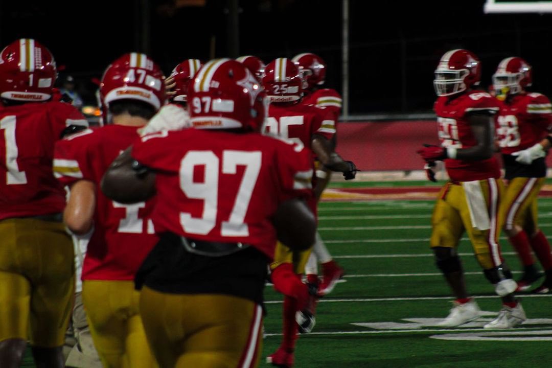 These My States from My Junior Year!!

Solo: 17

Asst: 31

Total Tackles: 42

TFL: 4