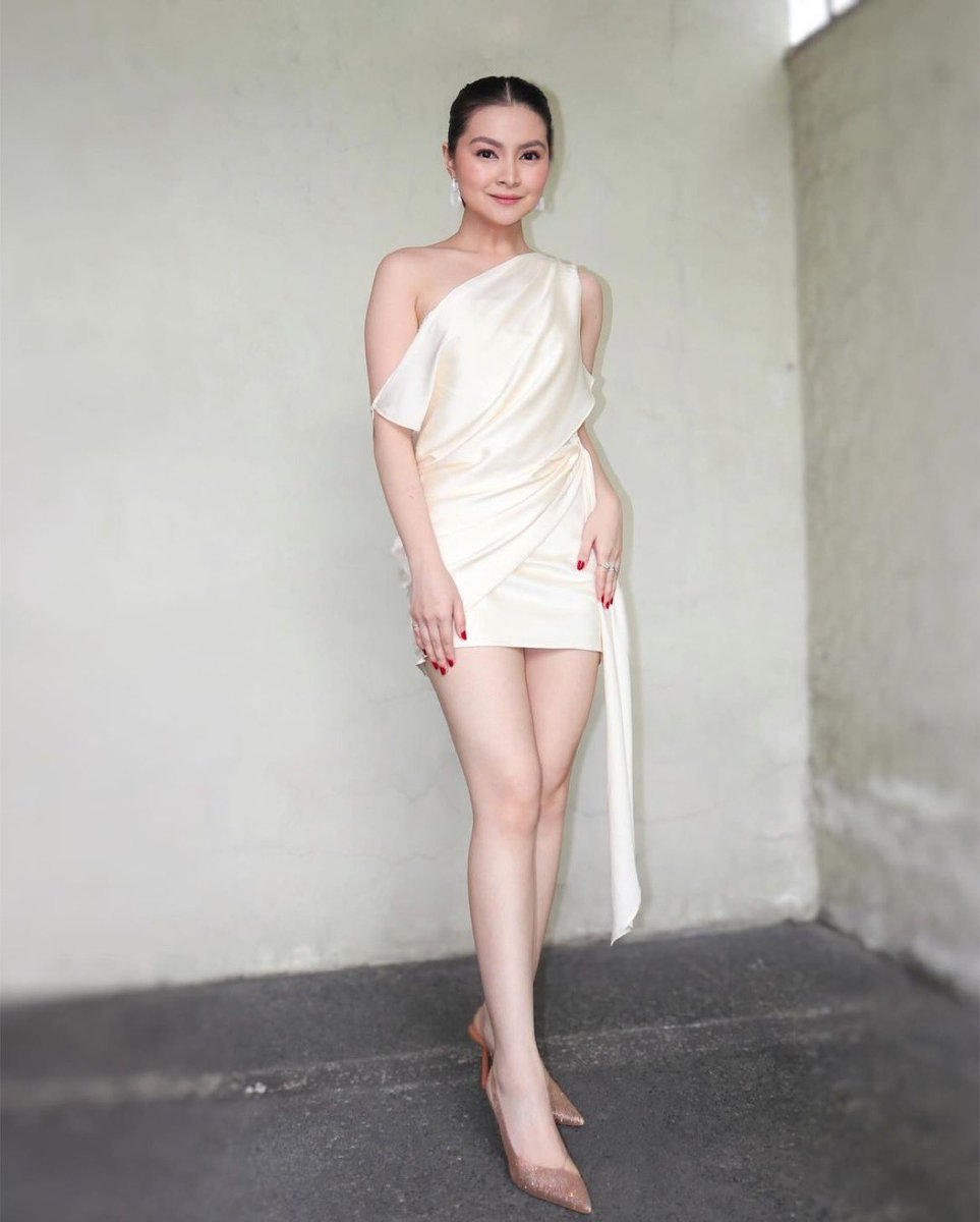 BarbieNatics's tweet photo. 🤍✨

Styled by Jan Ra | HMU Fatima Mercado

#BarbieForteza @dealwithBARBIE https://t.co/YF45H97uhQ