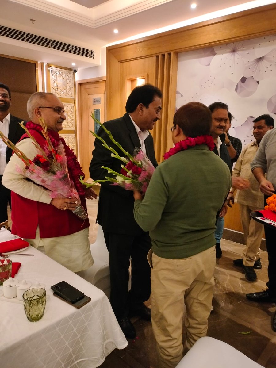 hlsaini_tehGup's tweet photo. #Get_together
#25112023
#hotelfortunealigarh https://t.co/fA6Z6o4Ed6