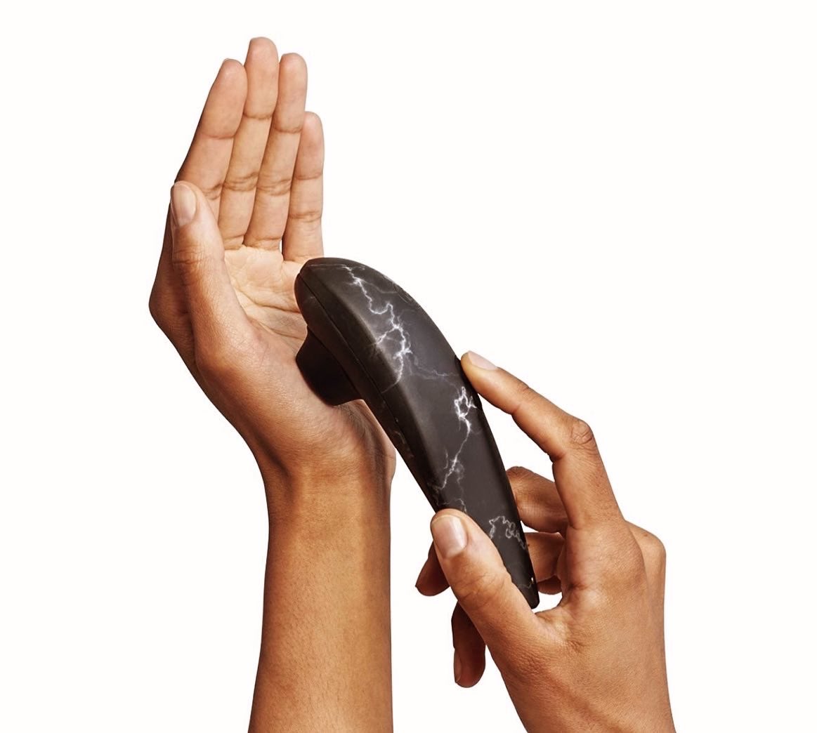 4bidnfrt's tweet photo. Womanizer Marilyn Monroe Special Edition offers you a moment of magic in style. #womanizermarilynmonroe #pleasureairtechnology #womanizerspecialedition #subtledesign #clitstimulator @womanizerglobal https://t.co/8GMbs7msNN https://t.co/DrdvEMsYnn