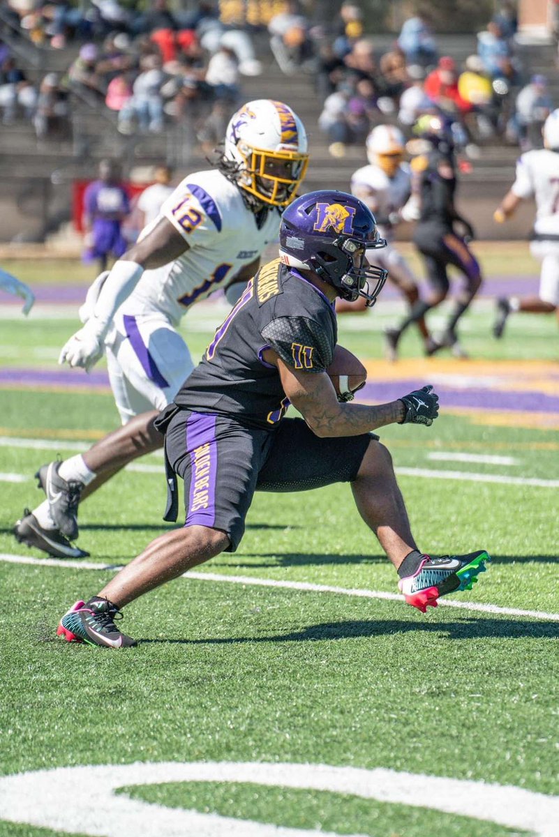 MatthewYafondo's tweet photo. Blessed Thankful and Grateful to receive a SCHOLARSHIP OFFER from MILES COLLEGE❤️✝️🙏🏾🤝
@miles_football @MilesCollege
@h5group @WILDCATS_FTBL @dennisa7373 https://t.co/4c0tYxUhCn