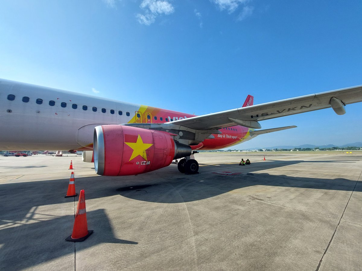 NiccoloGlu's tweet photo. Am I too much #avgeek ? When I got to Thailand 🇹🇭 I got excited by looking at all these exotic airlines 🤩 https://t.co/5KjQnJb0jS