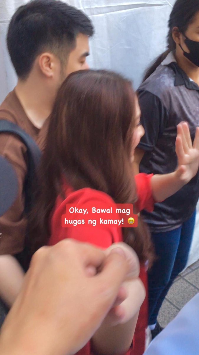 annobel02's tweet photo. Akala ko dikana bibitaw Ate Yan eh uuwi na sana kita 😂 ilang seconds din pala ako nakahawak diko manlang navideohan nung nasa harap pa kita 😁 Ang Bangooooo ng kamay Ate Marian Rivera 
#HomeCreditZeroFest #LabanParaSaLifeGoals #ParaSaLife #MarianRivera ♥️ https://t.co/i8EfDpzEKD