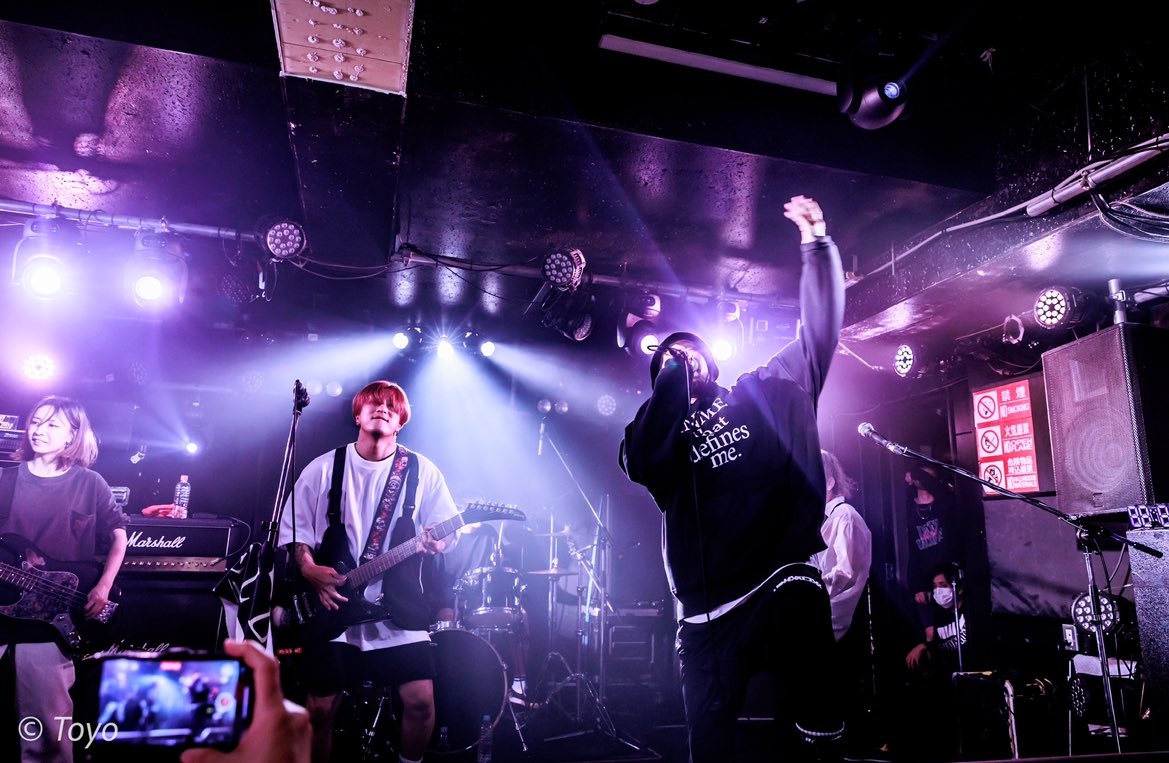 haruki_wss's tweet photo. こんにちはー!
さぁ12/10のイベントまであと少し!
みんな新宿サイエンスで待ってるからねー!!
早くLIVEやりたいなー!!
#MELLCAMP.
#喜怒愛LIFE
#FLYZEN
#the四十八手's
#theDistotionandHIGHFLAVOR
#killkills
#新宿クラブサイエンス https://t.co/H0MDCw7v57