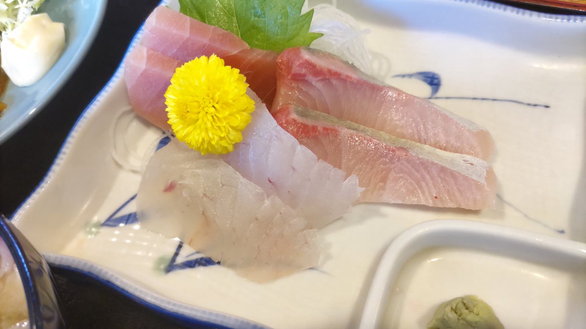 FLSTC278's tweet photo. 美味いも食って、免疫力アップ！

ストレス溜めるな、金貯めろ！

イライラは誰も徳をしない、和顔施！

刺身&amp;焼き肉ランチ@はしの

#健康第一 #免疫力アップ #満足ランチ #自律神経 #副交感神経 #寒暖差疲労 #たまには美味いランチを食おう #楽しいランチ #自律神経を整える #満足ランチ #酒処はしの https://t.co/nt7Dm1aXM2